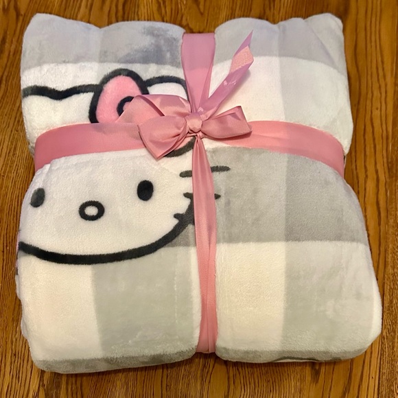 Sanrio Other - Viral Kitty blanket on Final Sale